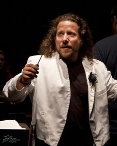 Eric Kupers conducting